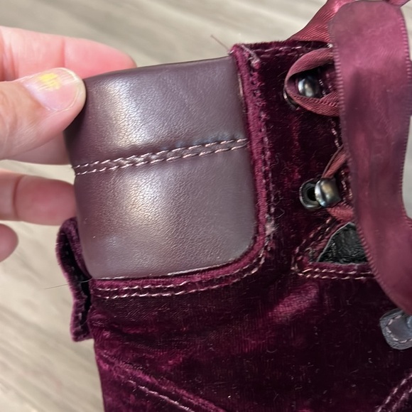 SAM EDELMAN PURPLE VELVET LACE UP BOOTS SIZE 6 - Picture 13 of 16